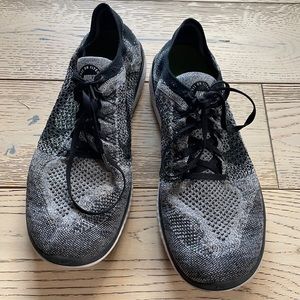 Nike free run flyknit M12